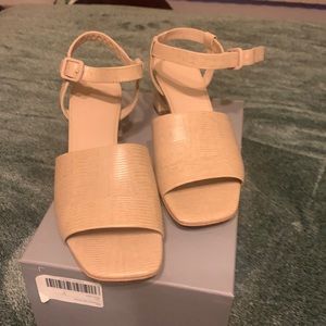 Everlane sandal block heel. Wore twice